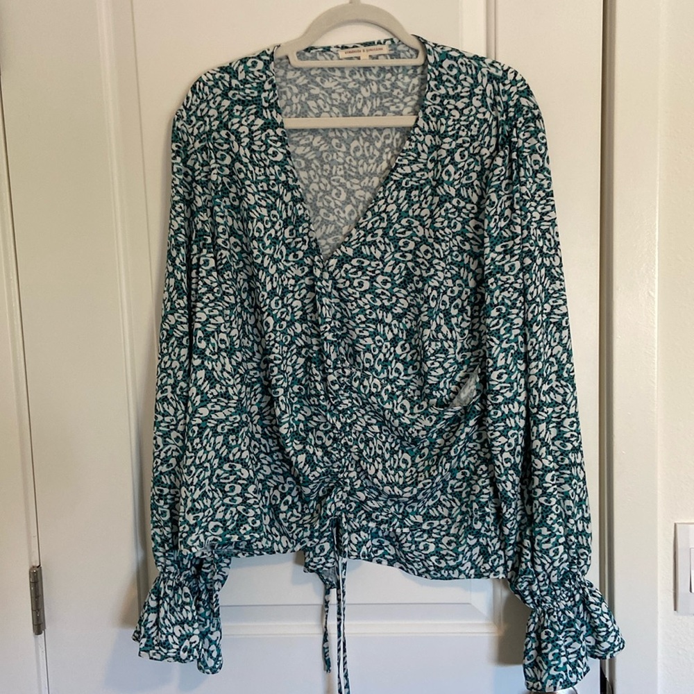 3X Standards and Practices wrap top in green and white with long sleeves